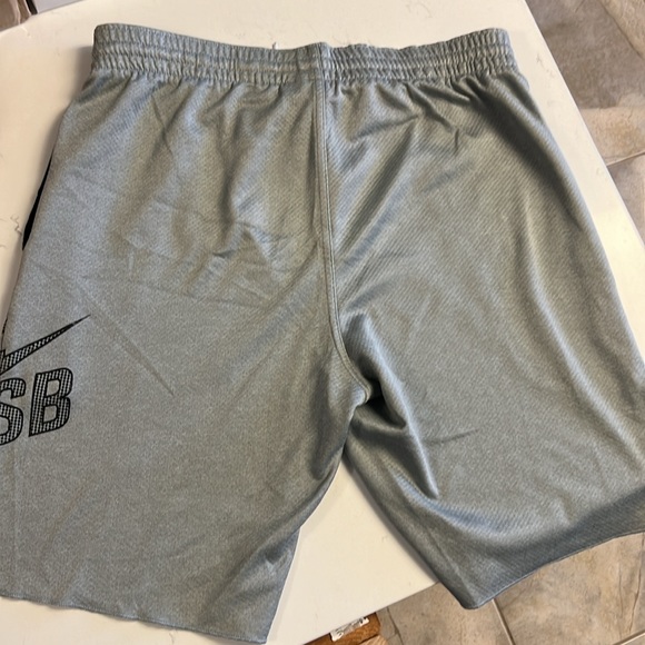 🌺3/$15 Nike grey comfy shorts - Picture 8 of 10
